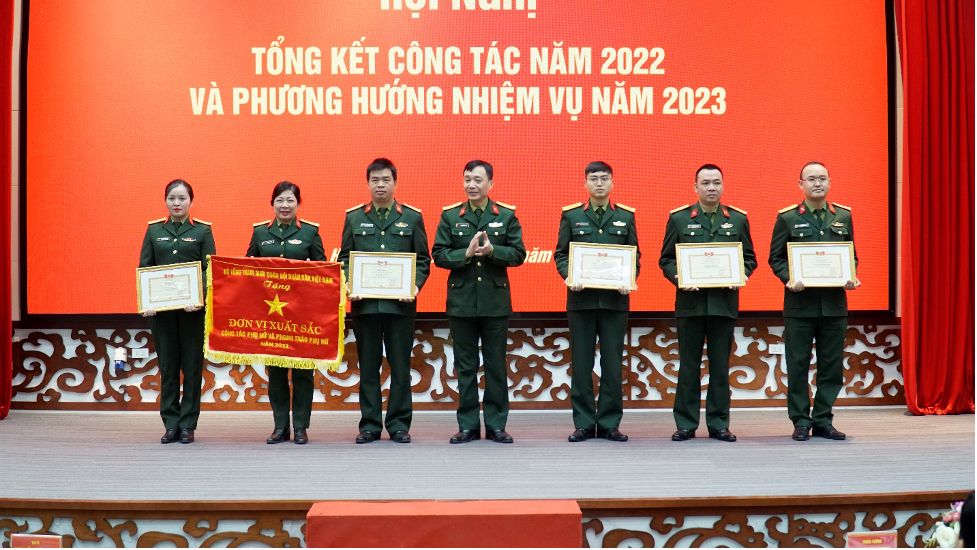 /UploadStore/admin/221230 C22 HN Tong ket nam/Picture13.png